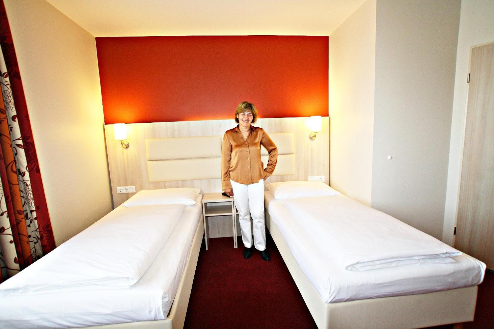 Hotel Roedelheimer Hof - Am Wasserturm Франкфурт на Майн Екстериор снимка