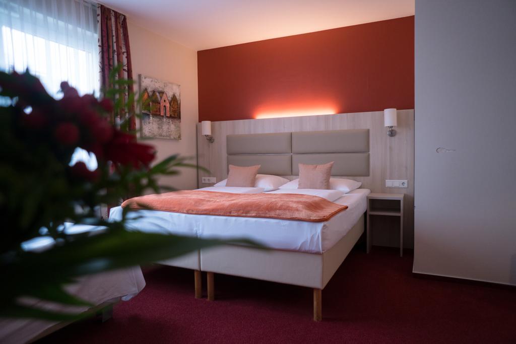 Hotel Roedelheimer Hof - Am Wasserturm Франкфурт на Майн Стая снимка