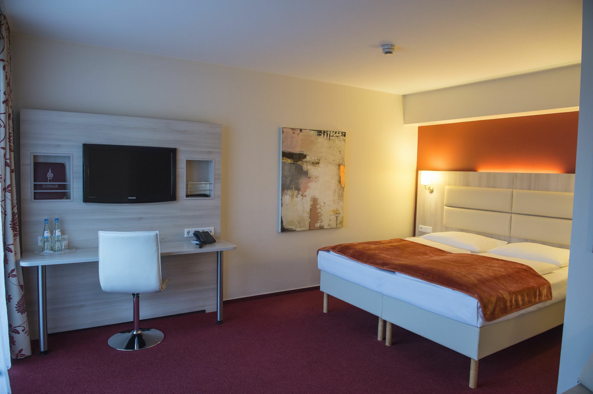 Hotel Roedelheimer Hof - Am Wasserturm Франкфурт на Майн Екстериор снимка